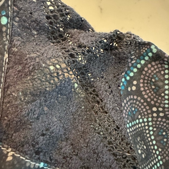 2 blouses!! Women's Patterned Top - one Red and one blue - Picture 7 of 8